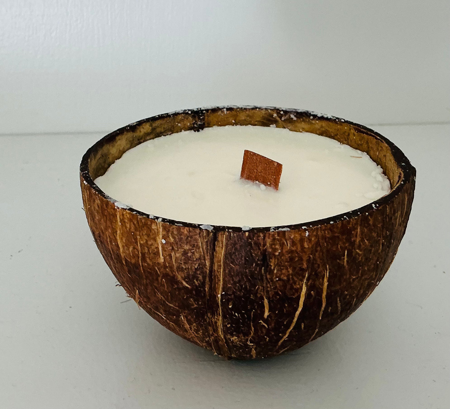 Coconut shell candle