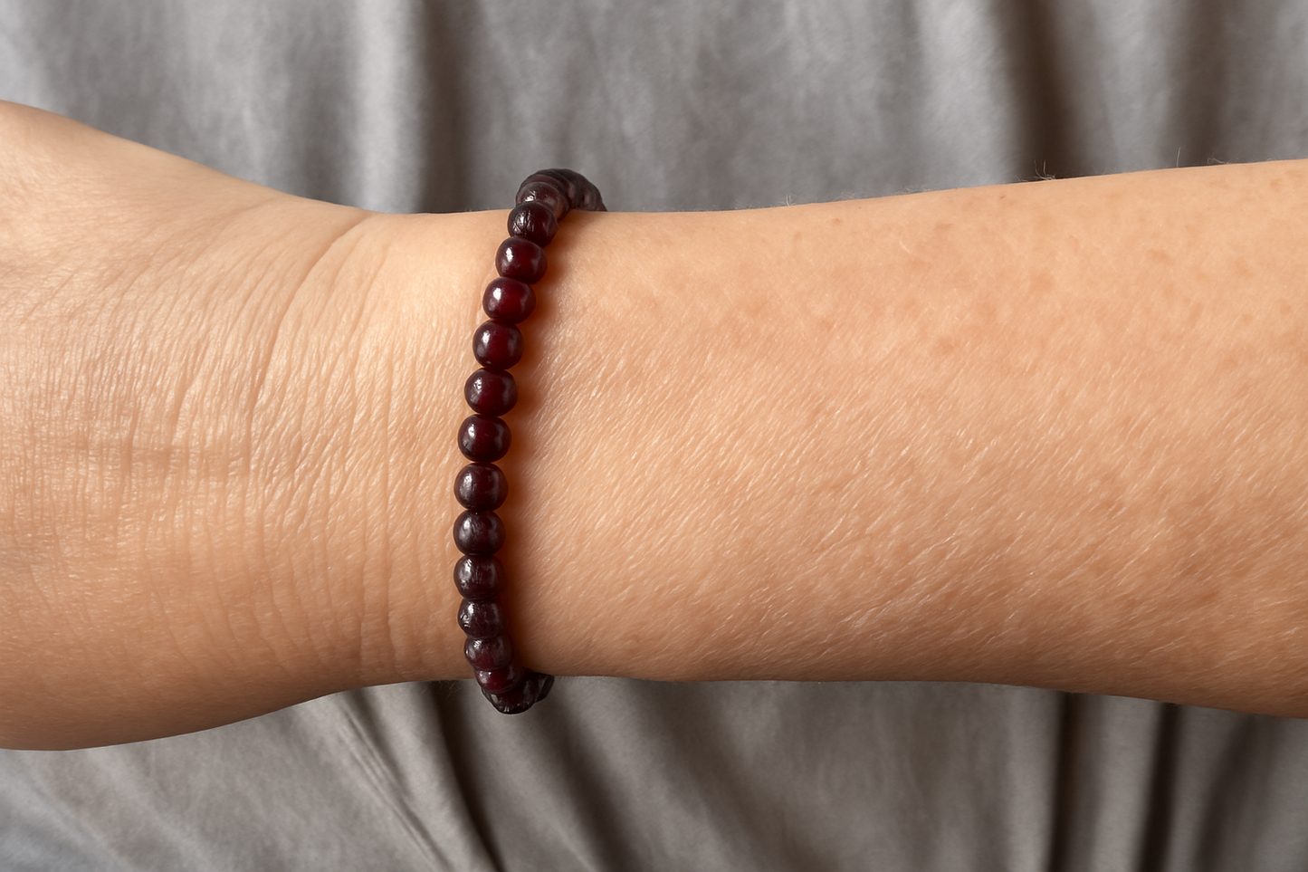 Elastic Bracelet 4mm Round Beads - Garnet