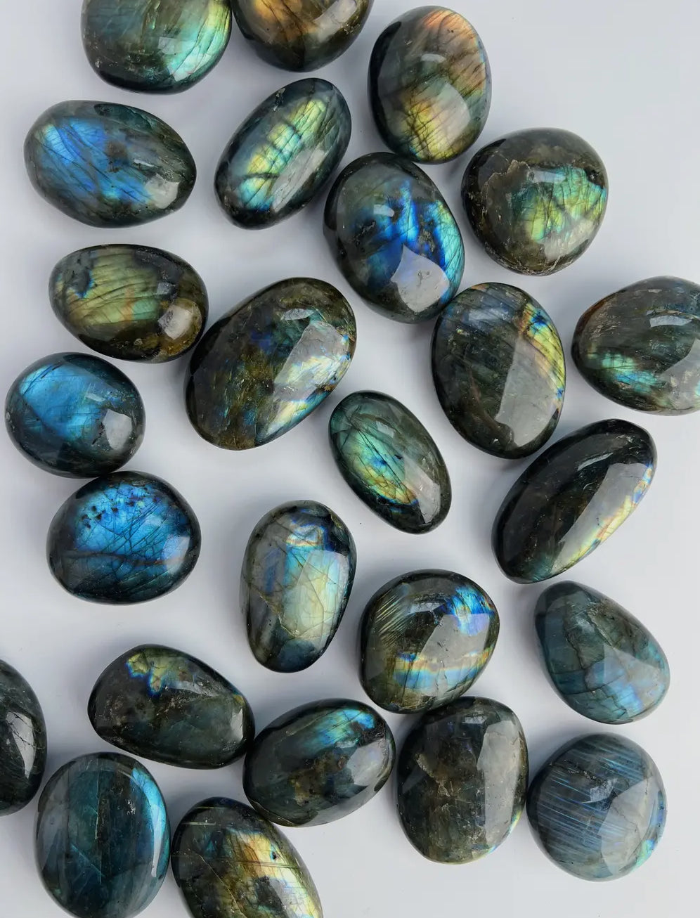 Labradorite Palm Stone – Iridescent Shield of Intuit